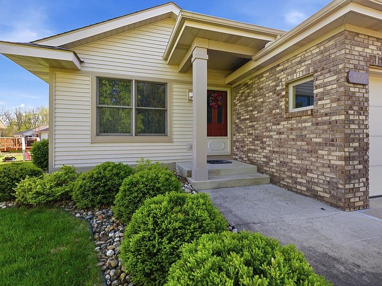 Listing photo 3
