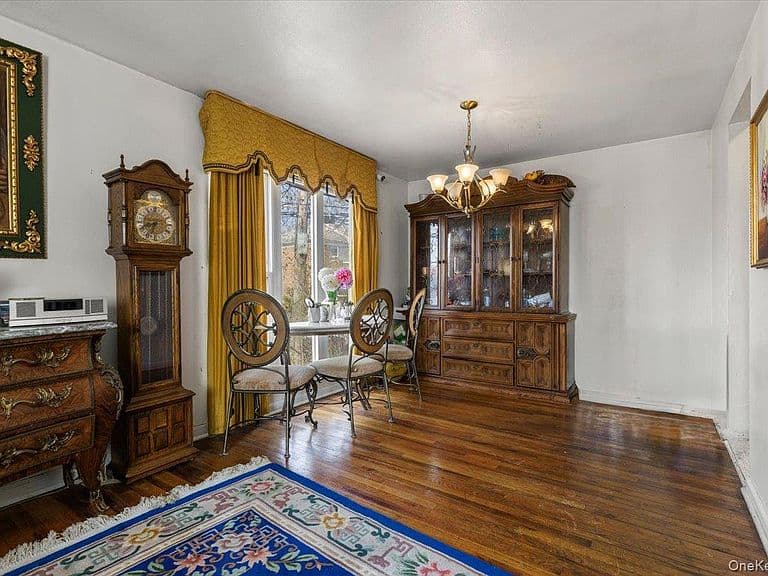 Listing photo 5