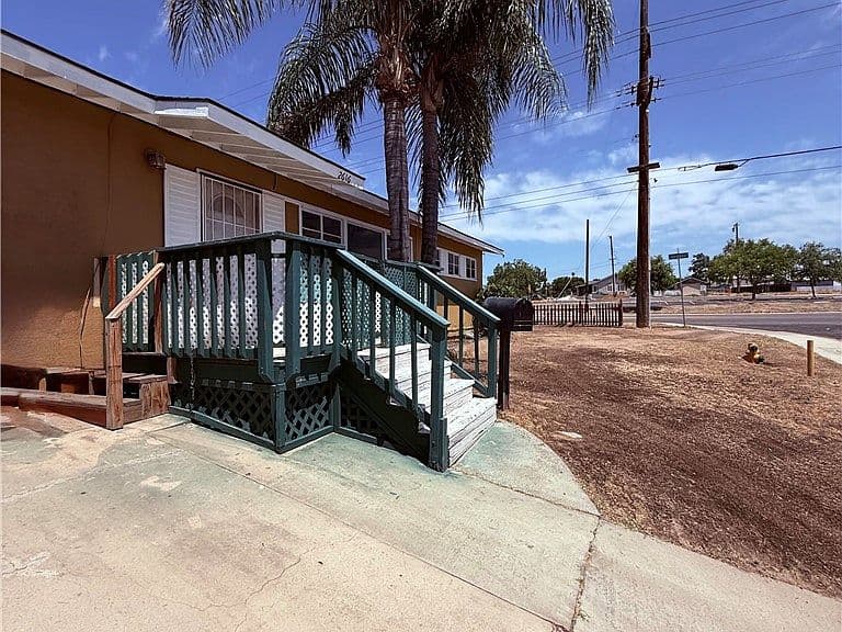 Listing photo 4