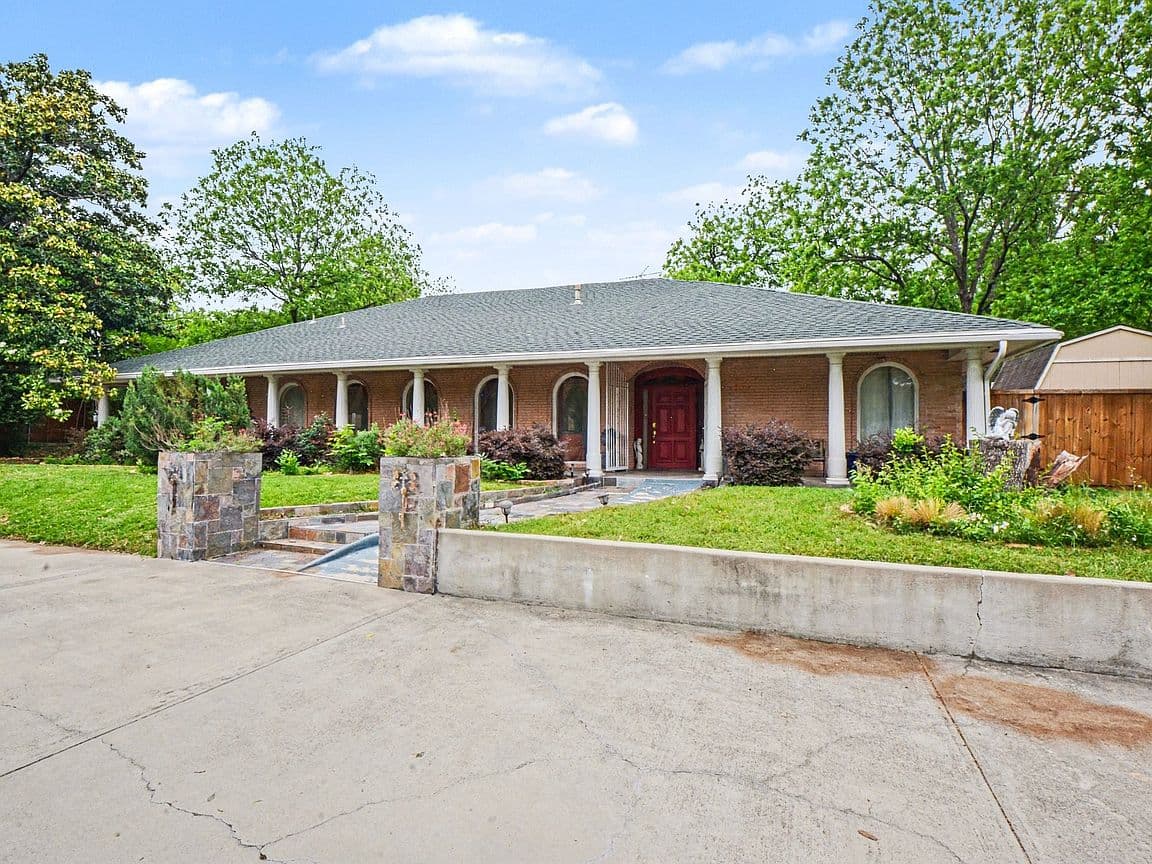 Primary listing photo