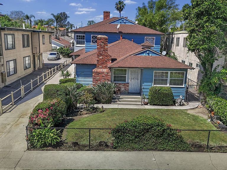 Listing photo 3