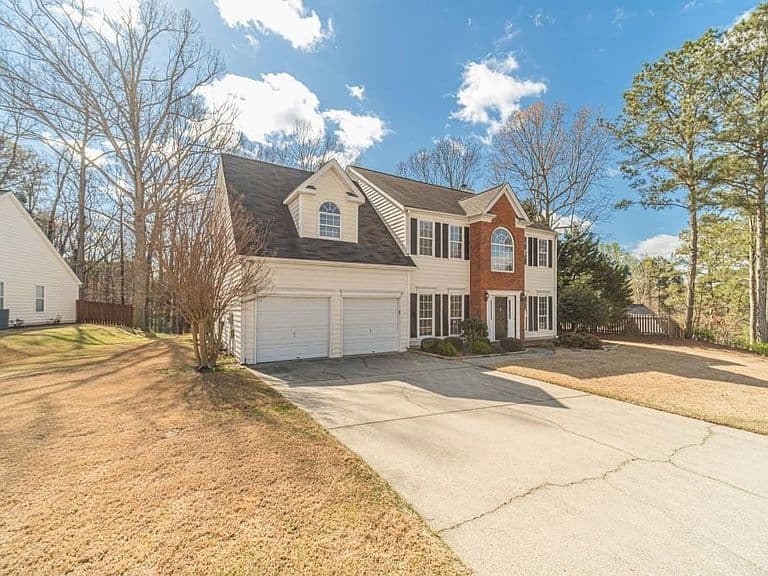 Listing photo 5