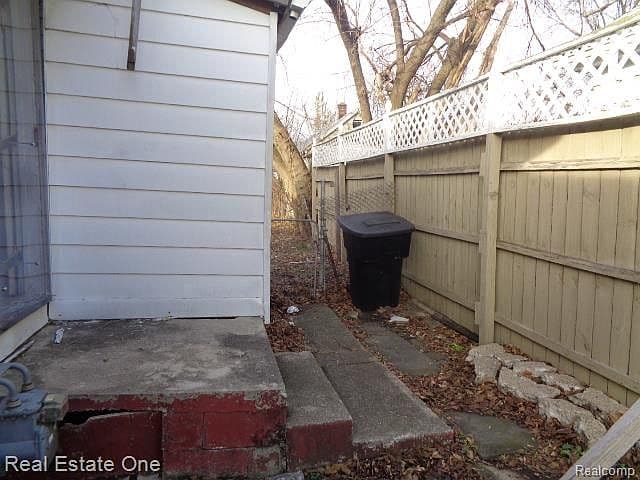 Listing photo 4