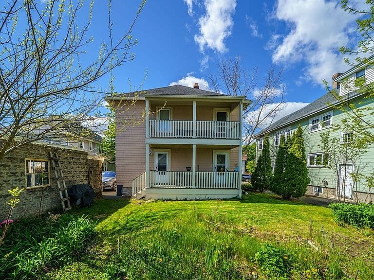 Listing photo 3