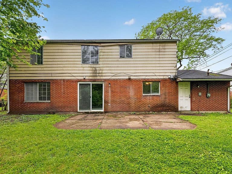Listing photo 3