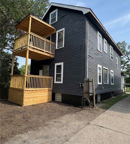 Listing photo 2