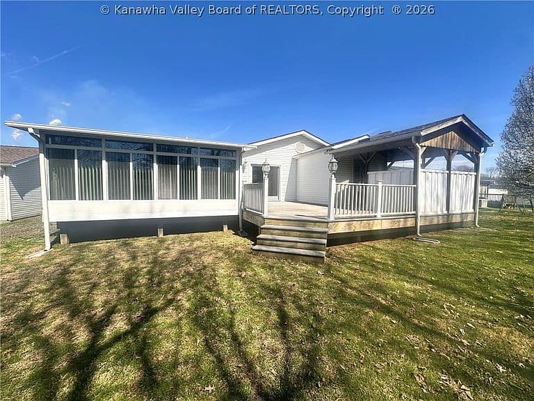Listing photo 3