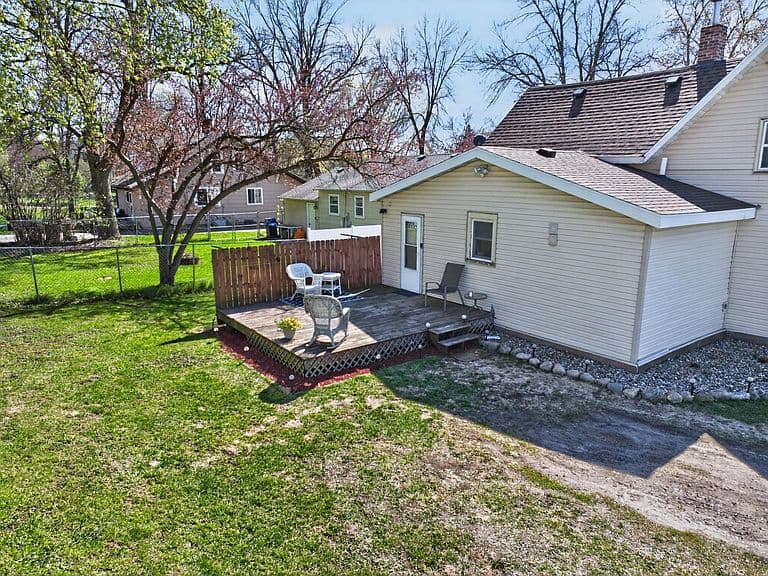 Listing photo 5