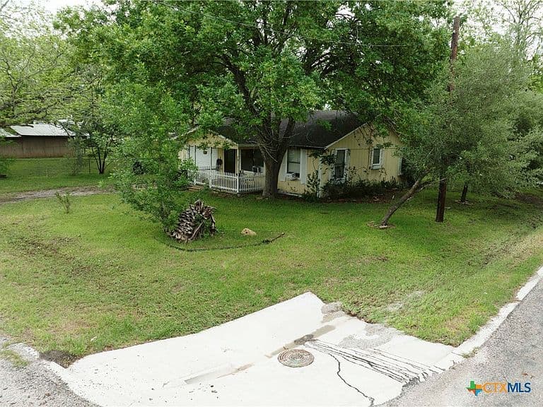 Listing photo 4