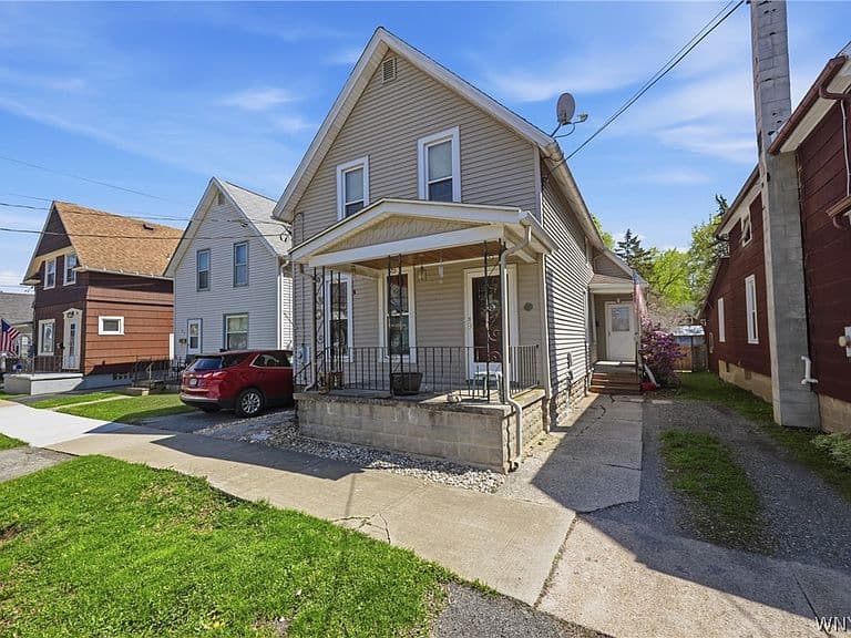 Listing photo 2