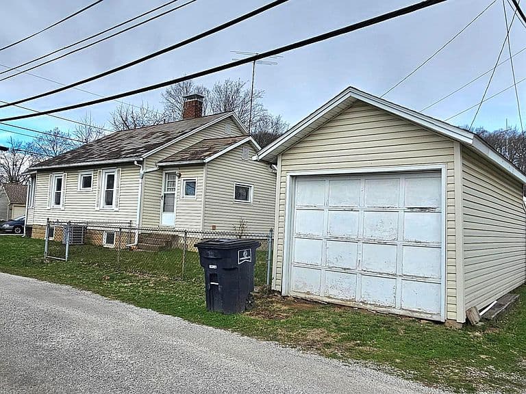 Listing photo 5