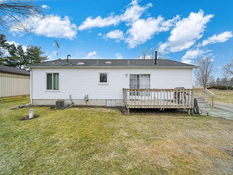 Listing photo 5