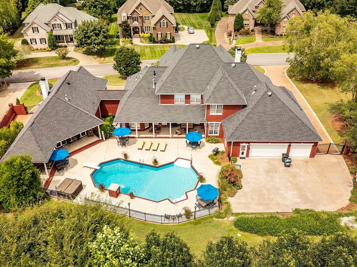 Primary listing photo