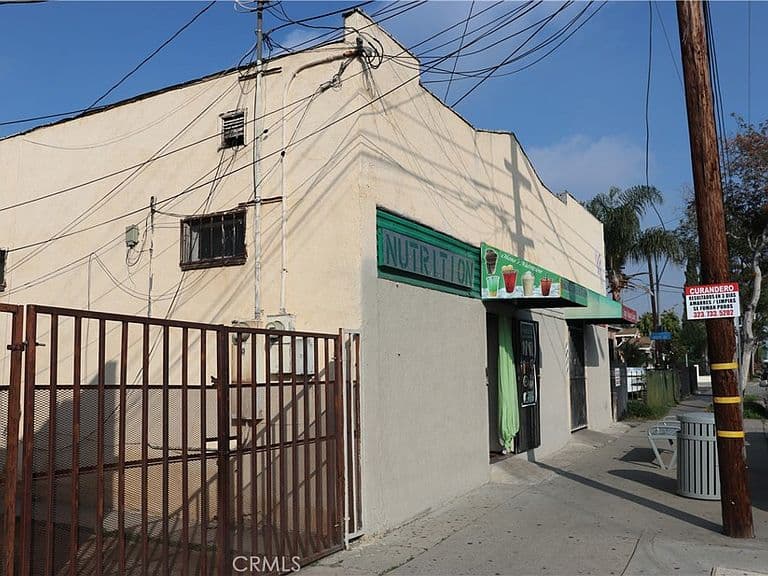 Listing photo 3