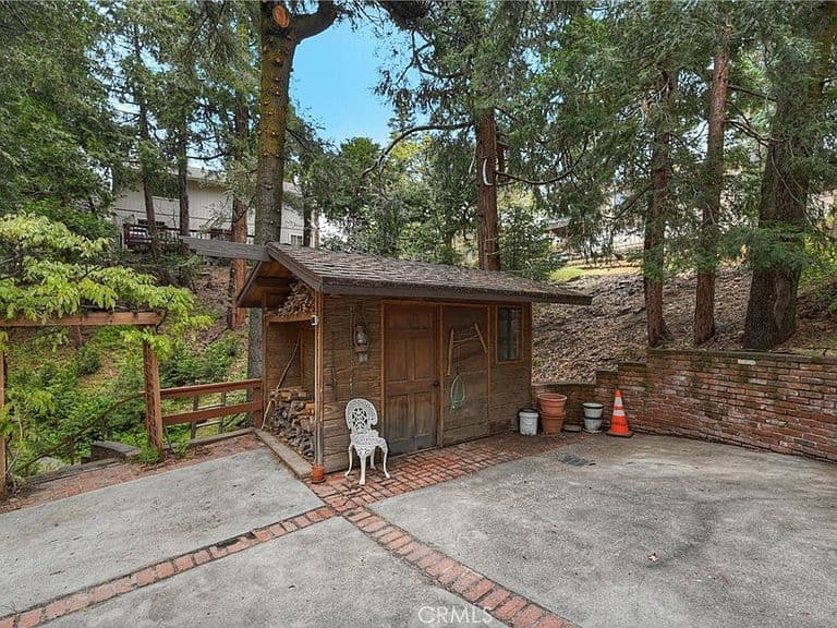 Listing photo 4