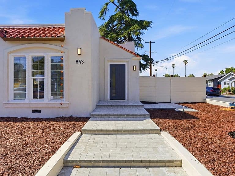 Listing photo 5