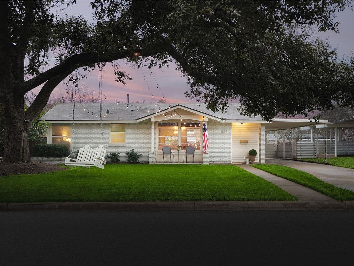 Primary listing photo
