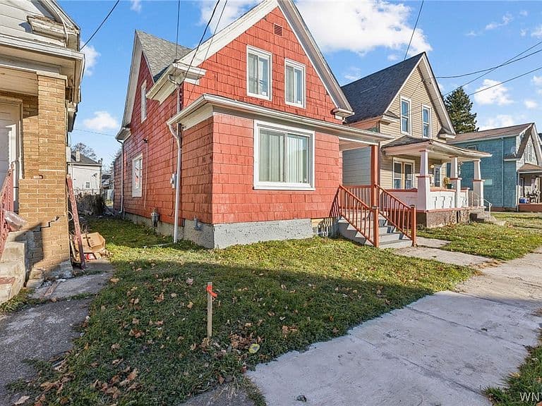 Listing photo 3