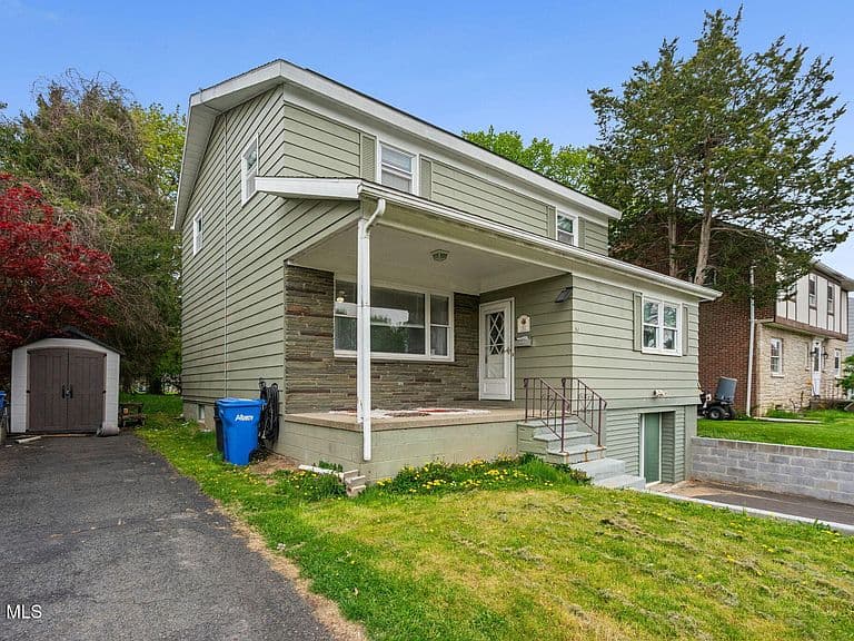 Listing photo 3