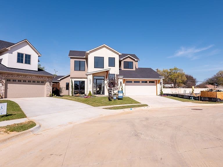 Listing photo 2