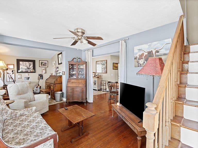 Listing photo 3