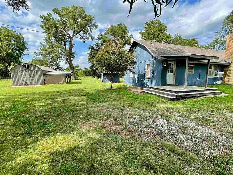 Listing photo 3