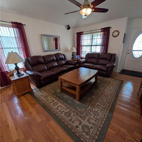 Listing photo 5