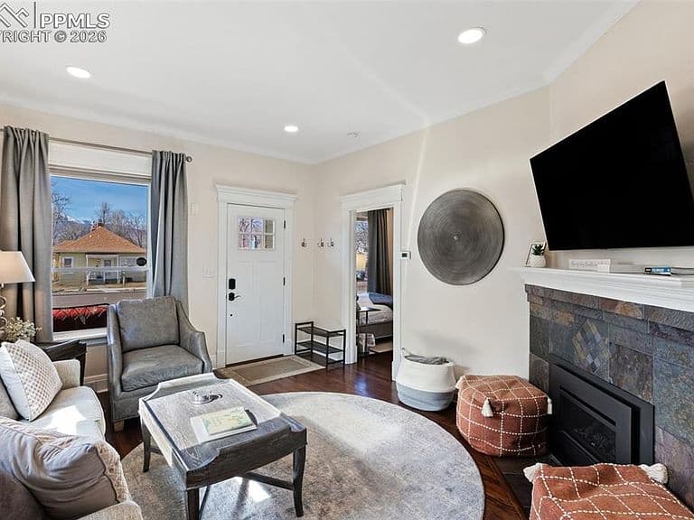 Listing photo 5