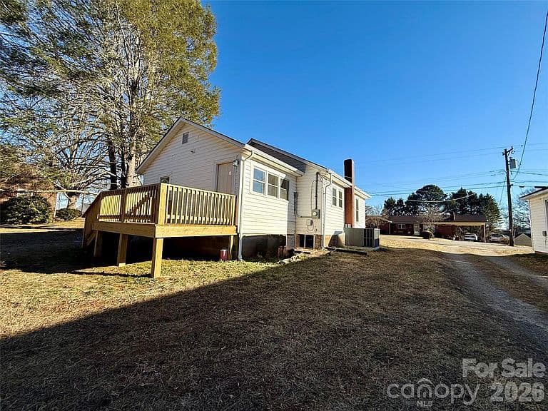 Listing photo 3