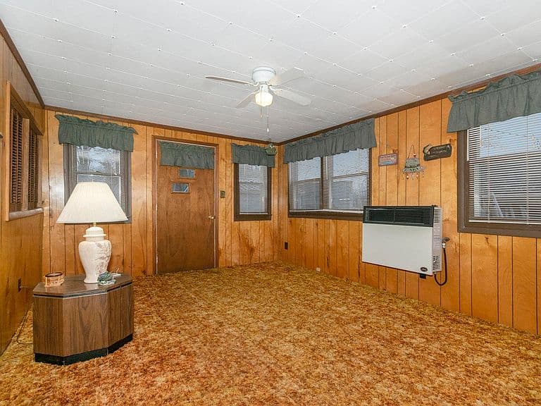 Listing photo 5