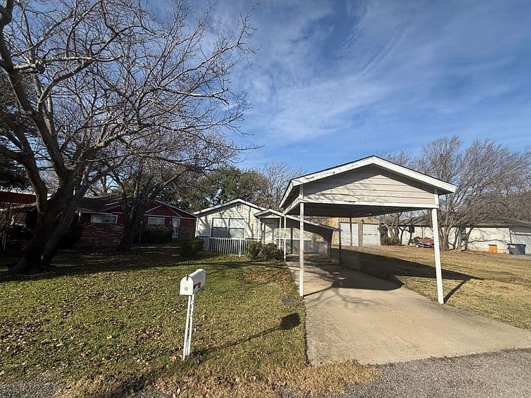 Listing photo 4