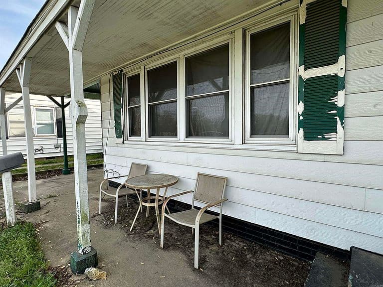 Listing photo 5