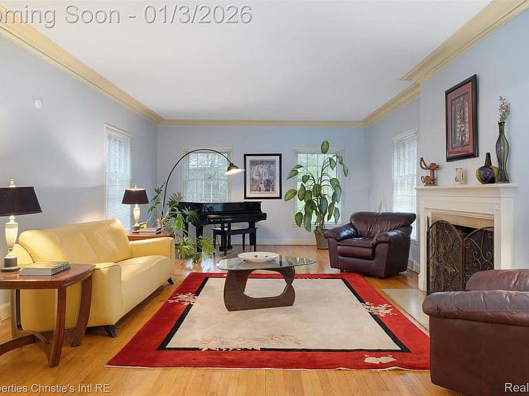 Listing photo 5