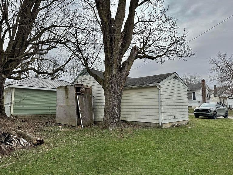 Listing photo 5