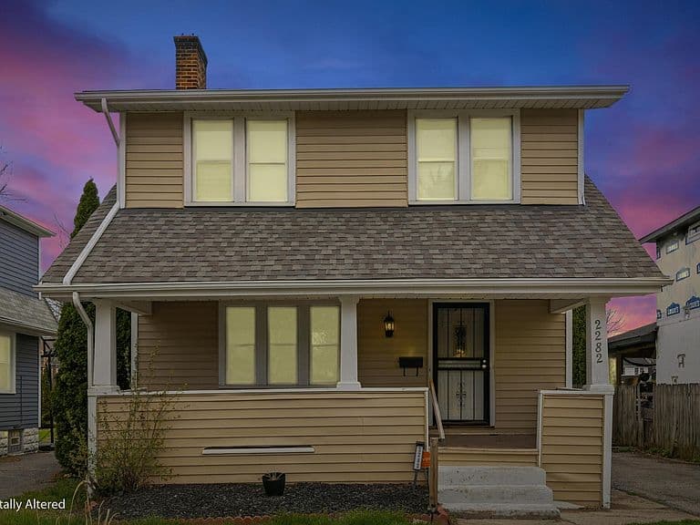 Listing photo 2
