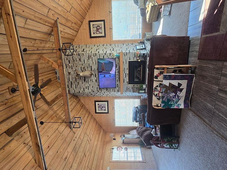 Listing photo 4