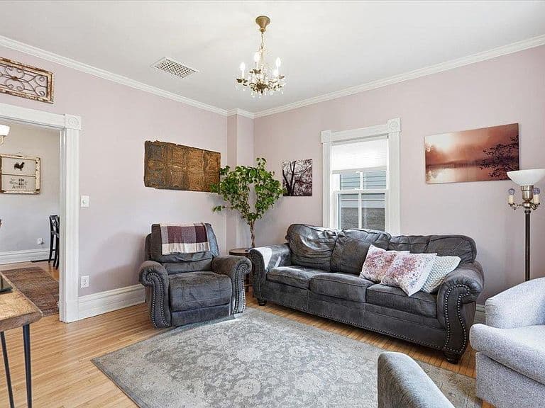 Listing photo 5