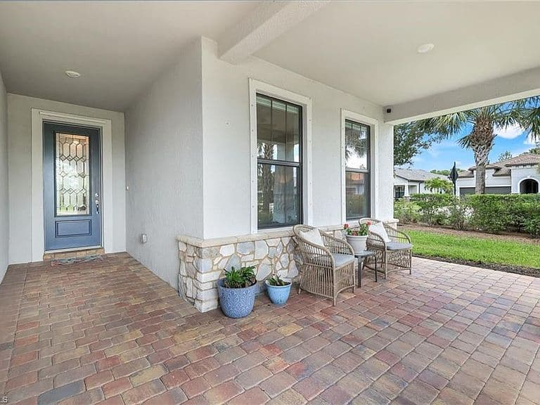 Listing photo 4