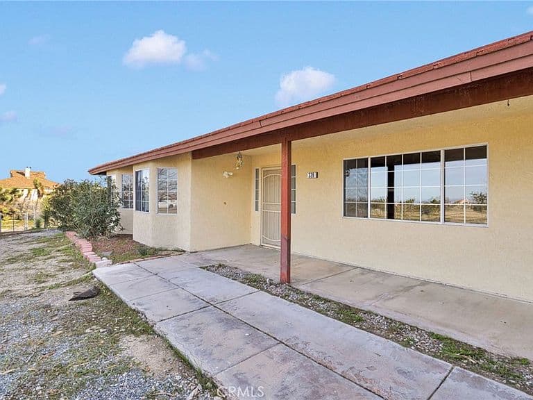 Listing photo 5