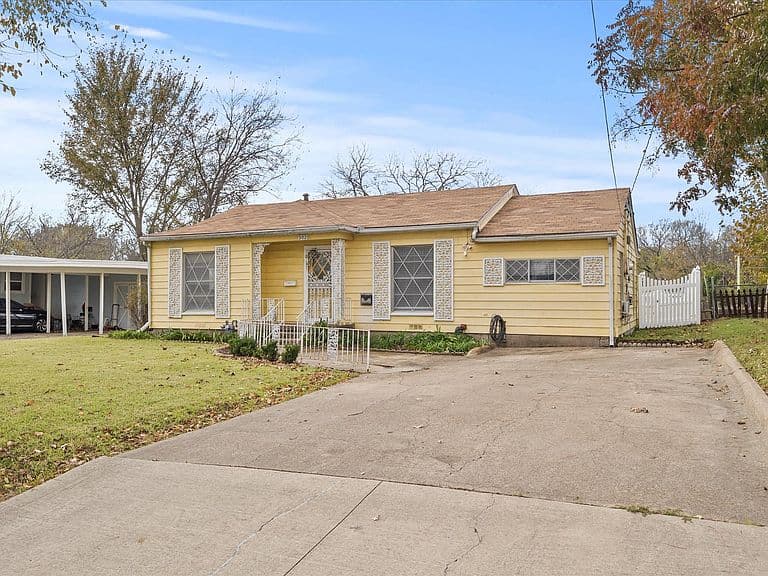 Listing photo 2