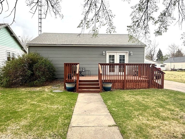Listing photo 2