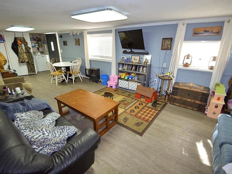 Listing photo 3