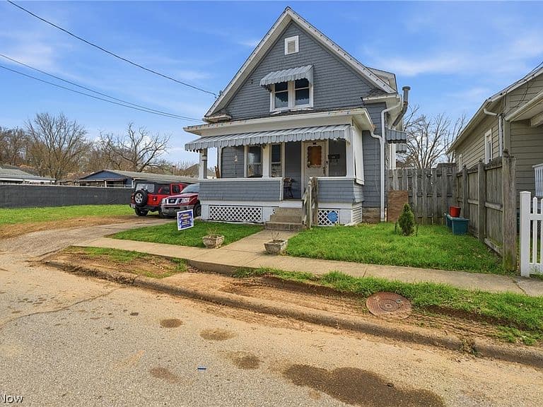 Listing photo 2