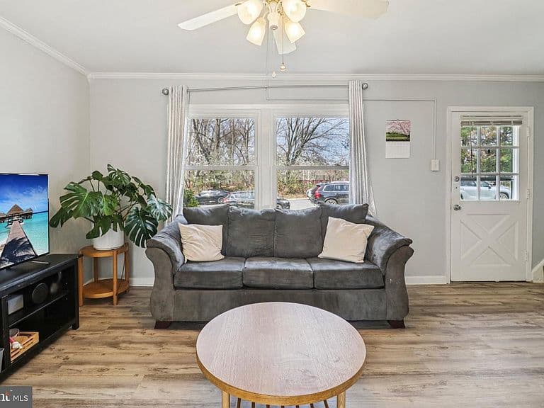Listing photo 5