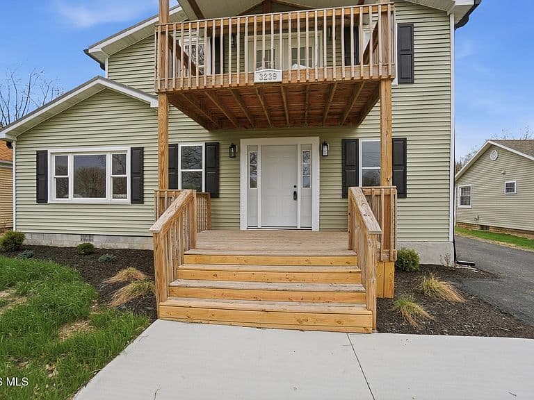 Listing photo 3