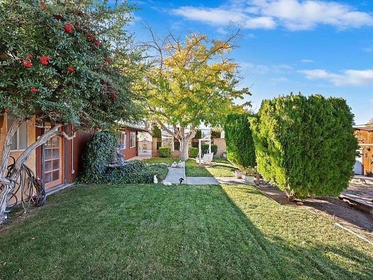 Listing photo 5
