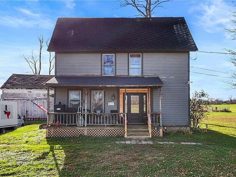 Listing photo 2