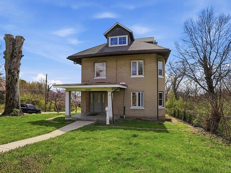 Listing photo 3