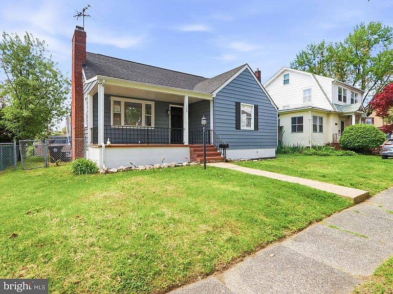 Listing photo 2