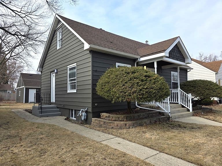 Listing photo 3